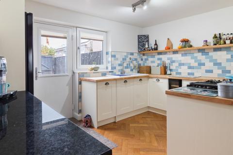 6 Loft Avenue, Grimsby, DN37 9AG
