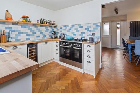 6 Loft Avenue, Grimsby, DN37 9AG
