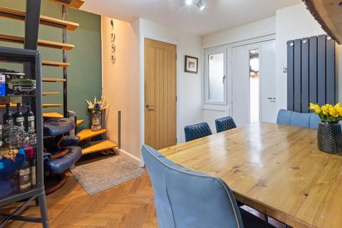 6 Loft Avenue, Grimsby, DN37 9AG