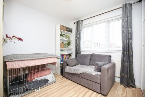 32 Simmonds Way, Atherstone, CV9 3AX