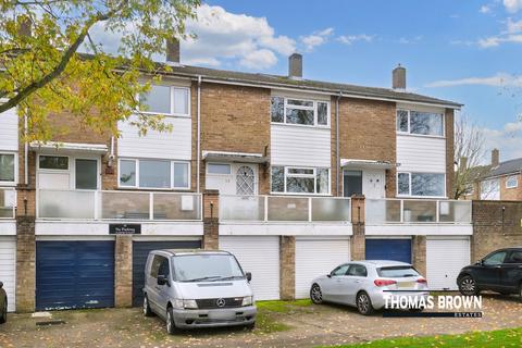 2 bedroom maisonette for sale, Place Farm Avenue, Orpington