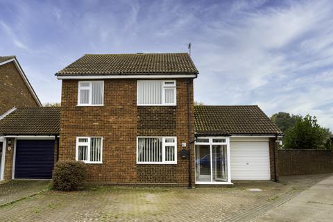 4 bedroom detached house for sale, Glenfield Avenue, Suffolk IP11