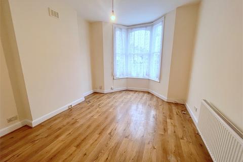 1 bedroom ground floor flat to rent, Kellett Road, Brixton, London.