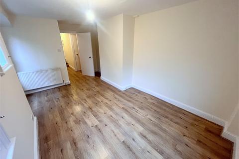 1 bedroom ground floor flat to rent, Kellett Road, Brixton, London.