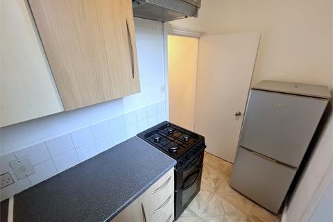 1 bedroom ground floor flat to rent, Kellett Road, Brixton, London.