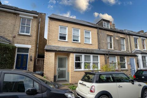 4 bedroom end of terrace house for sale, George Street, Cambridge, CB4