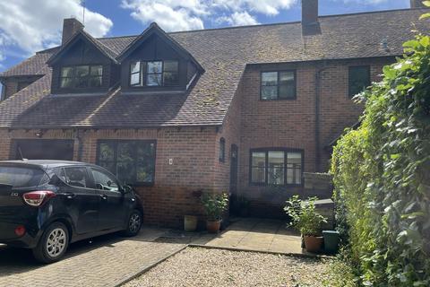 3 bedroom terraced house for sale, Barn Close, Kintbury