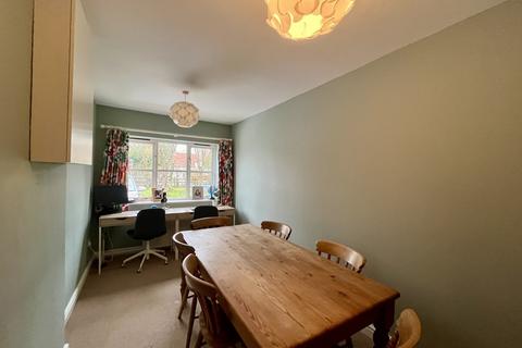 4 Barn Close, Kintbury, Hungerford, RG17 9YU