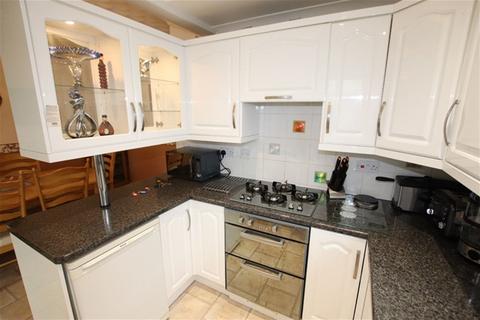 3 bedroom semi-detached house for sale, Melbourne Road, Clacton on Sea