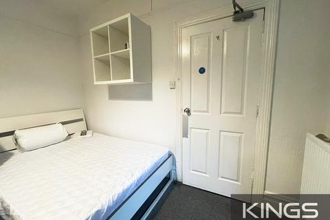 Studio to rent, Portswood Road, Southampton