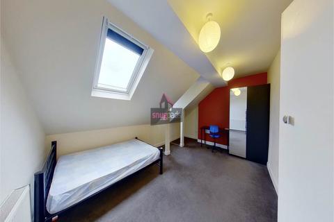 8 bedroom house to rent, Barrfield Road, Salford, Manchester