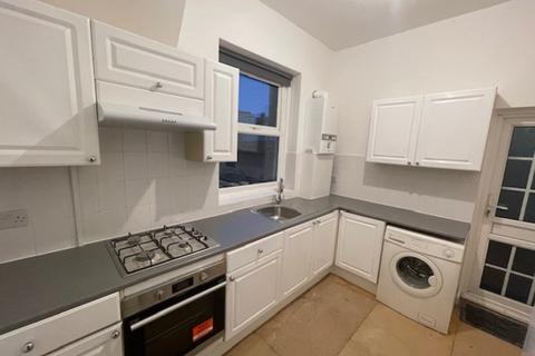 2 bedroom apartment to rent, Ringstead Road, London