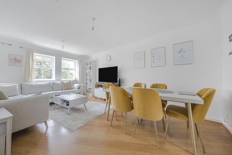 undefined, Morton Close, Uxbridge UB8