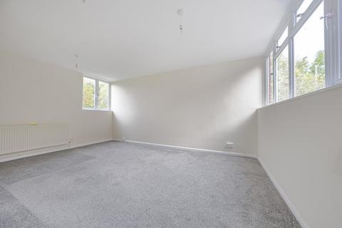 2 bedroom apartment to rent, Park Road, Uxbridge UB8