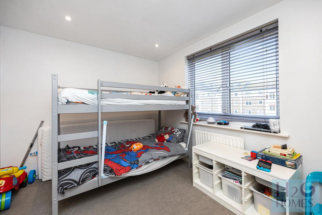 Britannia Court 5-011