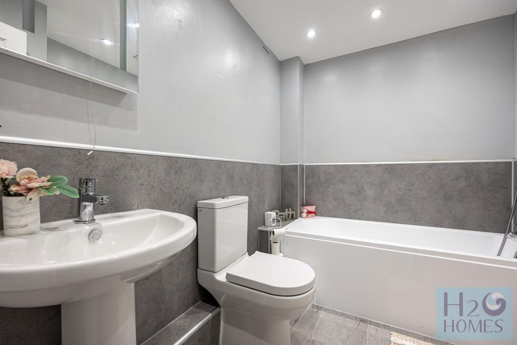 Britannia Court 5-010