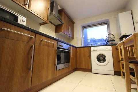 2 bedroom flat to rent, Gresse Street, London W1T