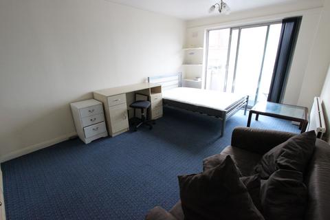 2 bedroom flat to rent, Gresse Street, London W1T