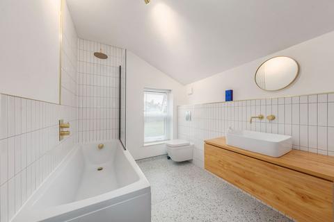 3 Flaxton Road, London, SE18 2EF