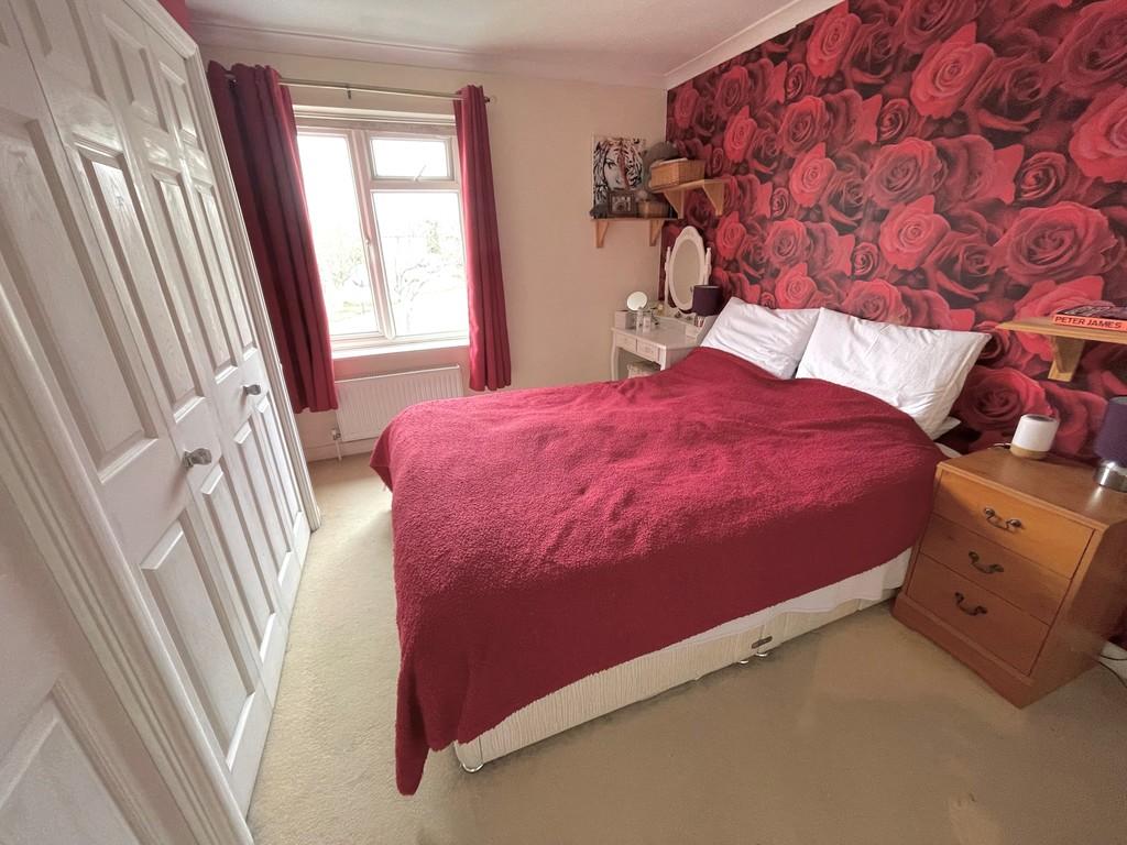 12 Mallon Dene Bed1 2