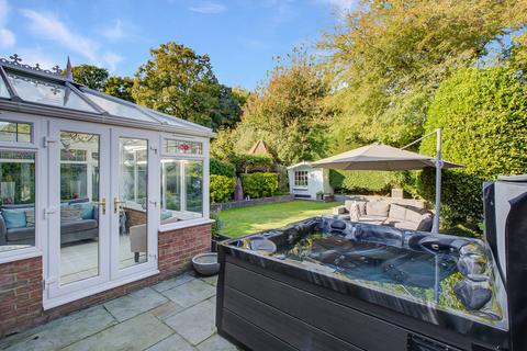 5 bedroom detached house for sale, Warren Road, Leigh-on-sea, SS9