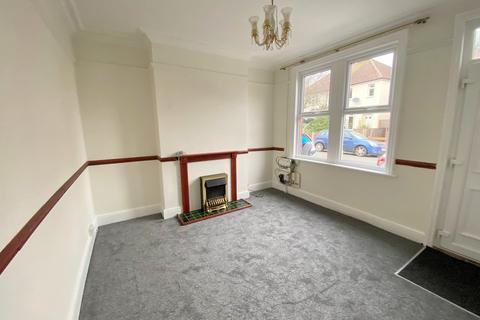 2 bedroom terraced house to rent, Arnold Avenue, Long Eaton NG10