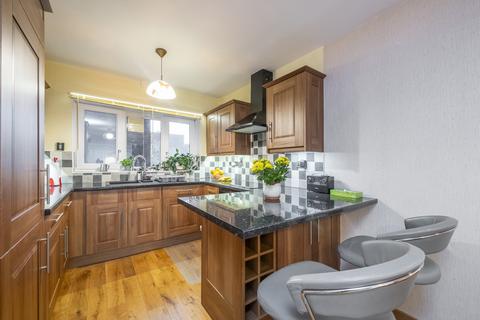 2 bedroom flat for sale, Arabella Drive, London