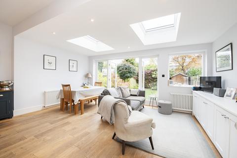 4 bedroom semi-detached house for sale, Graemesdyke Avenue, East Sheen