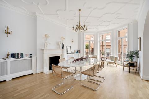 4 bedroom flat for sale, Cadogan Square, Knightsbridge