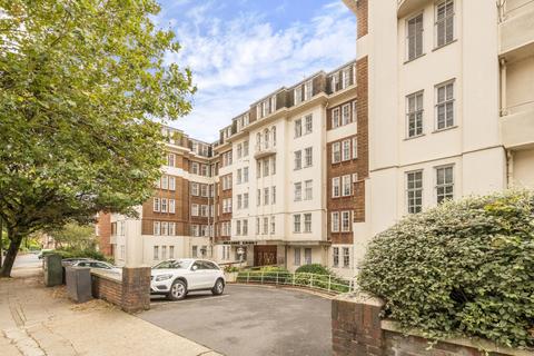 3 bedroom flat to rent, Hillside Court, Finchley Road, Hampstead, London