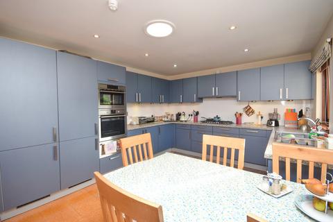 4 Moness Place, Aberfeldy, PH15 2DW