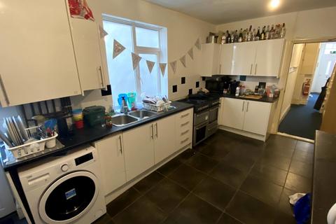 6 bedroom house share to rent, Bernard Street, Uplands