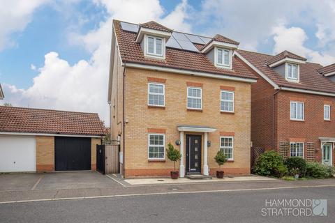 5 bedroom detached house for sale, Cygnet Close, Attleborough