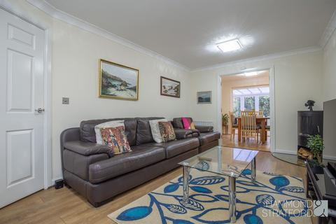 6 Cygnet Close, Attleborough, NR17 2RP