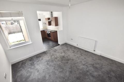 3 bedroom end of terrace house to rent, Manvers Street, Netherfield, Nottingham, NG4 2HL