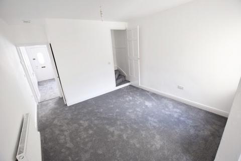 3 bedroom end of terrace house to rent, Manvers Street, Netherfield, Nottingham, NG4 2HL