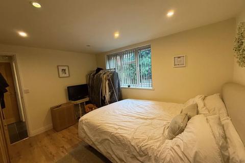 2 bedroom coach house to rent, Hillbury Road, Warlingham