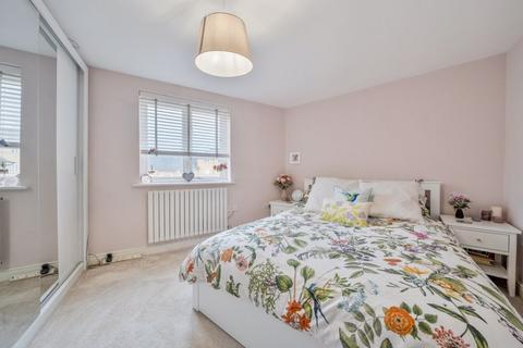 2 bedroom flat for sale, Stanley Close, London SE9