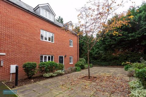 Flat 3, Monmouth Court Bindon Road, Taunton, TA2 6AX
