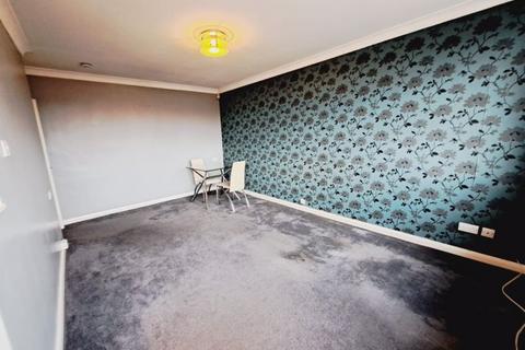 1 bedroom flat to rent, Conifer Court, Forest Hall, Newcastle Upon Tyne - One Bedroom Top Floor Flat