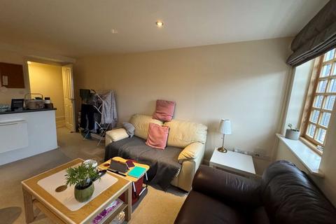 2 bedroom flat to rent, Bepton Road, Midhurst