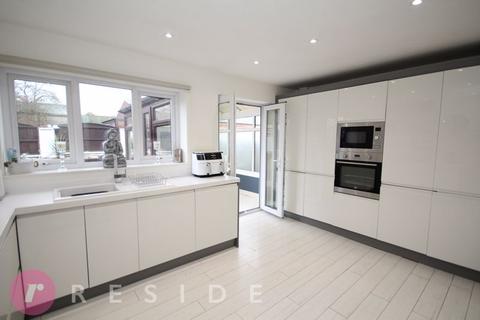 13 Dane Bank, Middleton, Manchester, M24 2RL