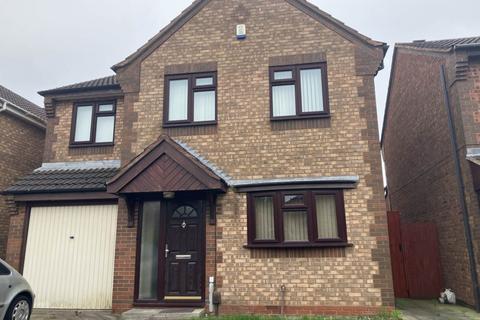 4 bedroom detached house to rent, Honeysuckle Drive, Walsall WS5