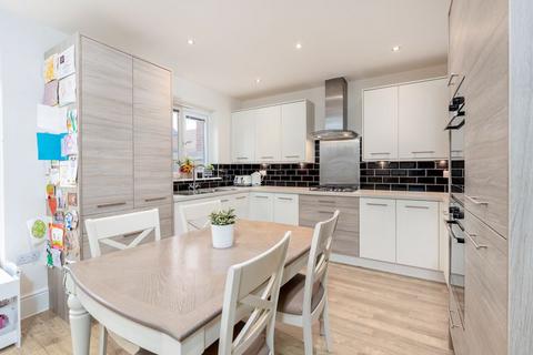 10 Anstee Close, Banbury, OX16 9ZW
