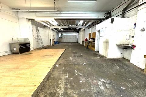 Workshop & retail space to rent, Prince George Road, London