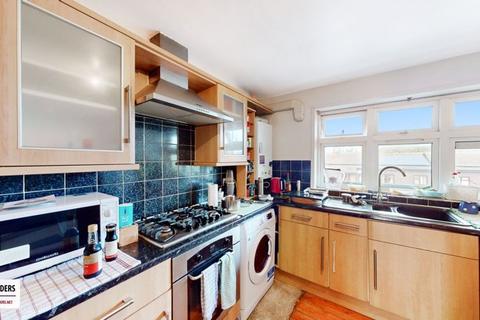 3 bedroom apartment for sale, Beaconsfield Road, Canning Town, E16