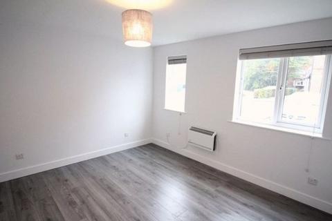 Studio to rent, 12 Grilse Close, London