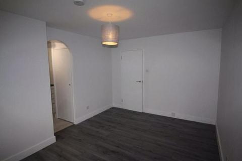 Studio to rent, 12 Grilse Close, London