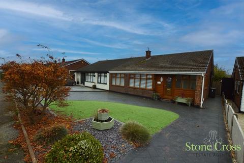 3 bedroom semi-detached bungalow for sale, Halewood Avenue, Golborne, WA3 3RG