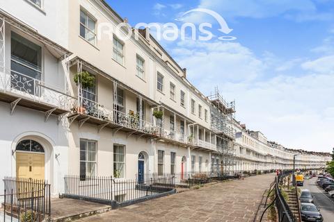 2 bedroom apartment to rent, Royal York Crescent, Clifton Village